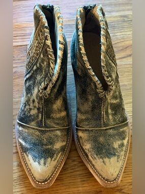 Circle G by Corral Woven Leather Distressed Western Boot, Size 6, EUC